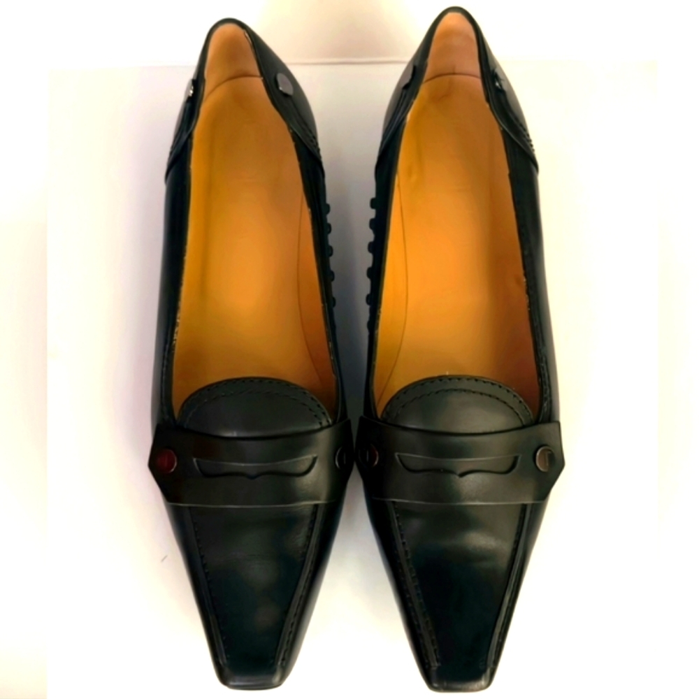 Tod's Black Leather Loafers. Like New.